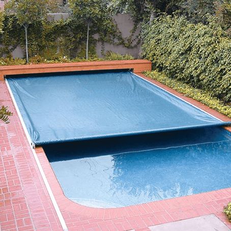 Swimmingpool Ideas, Inground Pool Covers, Pool Safety Covers, Kleiner Pool Design, Swimming Pool Enclosures, Hidden Pool, Automatic Pool Cover, Swimming Pool Safety, Pool Covers