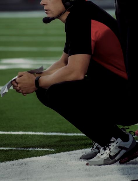 Nfl Coach Aesthetic, Coaching Aesthetic Sports, Football Coach Aesthetic, Sports Coach Aesthetic, Coach Aesthetic Sports, Football Player Aesthetic, College Football Aesthetic, Coach Aesthetic, Coaching Football