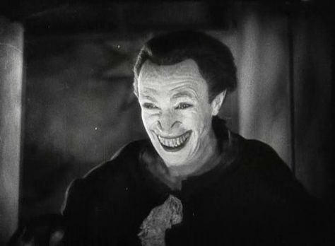 Conrad Veidt as THE MAN WHO LAUGHS ( 1929 ) he was the man with the permanent SMILE. It was this Make-Up and this Picture that caught the attention of Director James Whale, for he needed the BEST when it came to Make-Up on his NEW PROJECT... a little film by the name of FRANKENSTEIN. German Expressionism Film, Joker Design, Conrad Veidt, The Man Who Laughs, Comic Book Villains, Old Comic Books, Art Figures, The Bat Man, Famous Comics