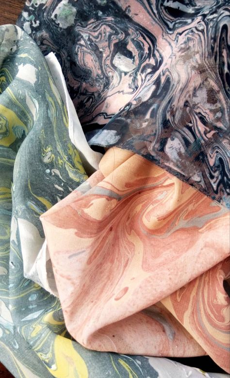 Marbling Techniques Fabric, Marble Dye Fabric, Marble Print Fabric, Natural Fabric Dyeing Techniques, Textile Printing Techniques, Marbling Fashion, Fabric Marbling, Loewe Perfume, Surface Development