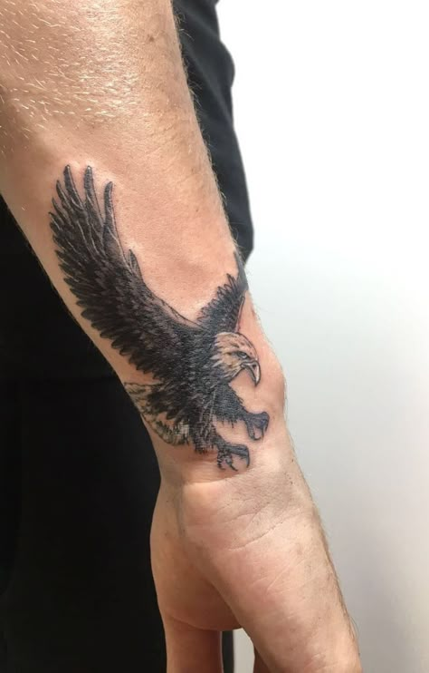 Bottom Forearm Tattoo, Eagle Tattoo Forearm, Eagle Tattoo Arm, Eagles Tattoo, Small Eagle Tattoo, Tattoos Arm, Forarm Tattoos, Tattoo Inspiration Men, Small Tattoos Simple