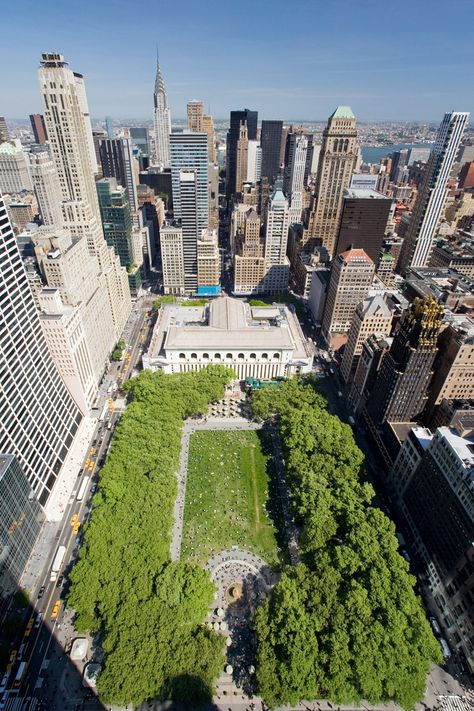 Park Grill, New York Bucket List, Lawn Design, Autumn In New York, Visiting Nyc, Bryant Park, American Road Trip, New York Life, Urban Oasis