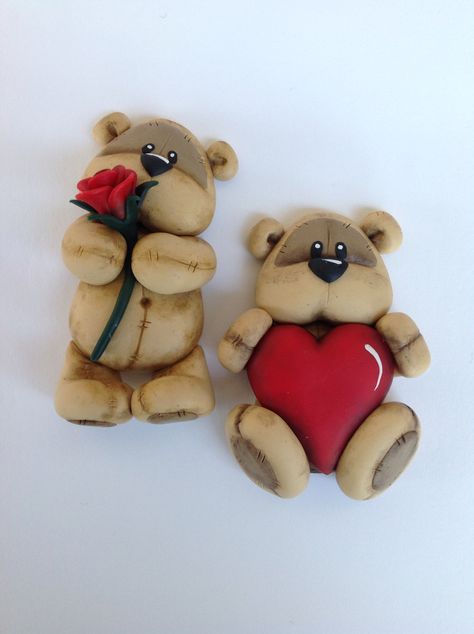 Valentine Clay Projects, Valentines Clay Ideas, Valentine Polymer Clay, Fizzy Moon, Cadeau St Valentin, Clay Bear, Winnie The Pooh Cake, Valentines Baking, Polymer Clay Jewelry Tutorials