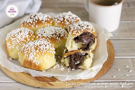 Torta Danubio dolce alla nutella, pan brioche sofficissimo Pan Brioche, Hamburger Bun, Nutella, French Toast, Toast, Bread, Bar, Ethnic Recipes, Cake