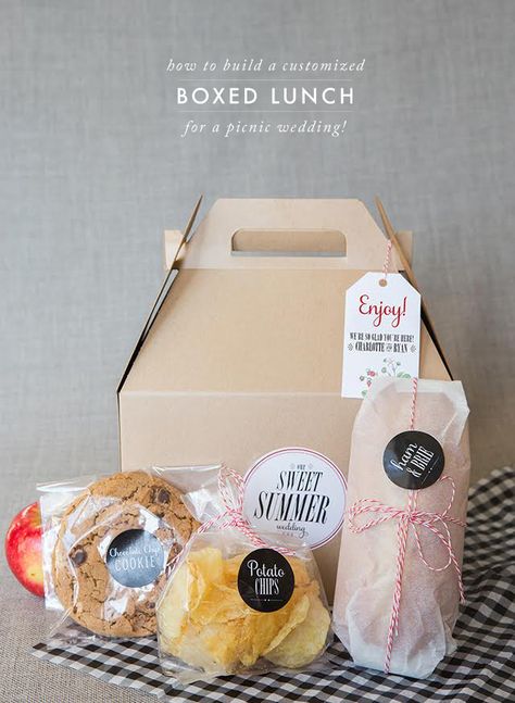 HOW TO BUILD A BOXED LUNCH FOR A PICNIC WEDDING WITH ZAZZLE | Snippet & Ink | Bloglovin’ Lunch Picnic, Diy Dream Catcher, Boxed Lunch, Picnic Box, Bbq Wedding, Picnic Birthday, Picnic Lunches, Makanan Diet, Box Lunch