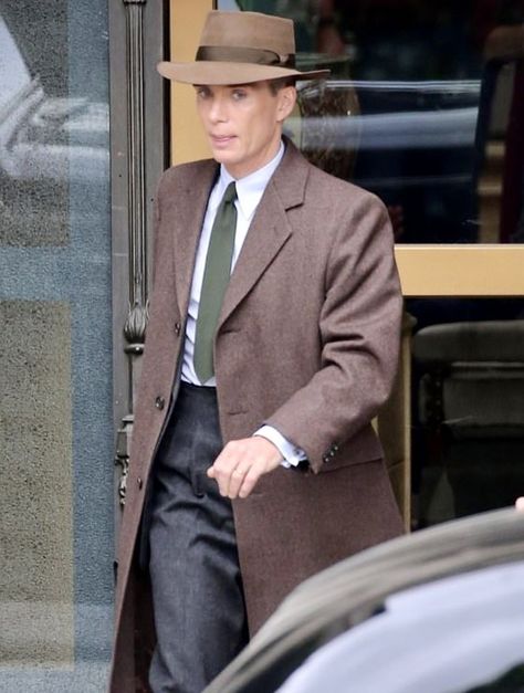 Oppenheimer Outfit, Cillian Murphy Oppenheimer, Cinema Outfit, Aesthetic Leaves, J Robert Oppenheimer, Robert Oppenheimer, Masc Outfits, Rami Malek, Womens Biker Jacket