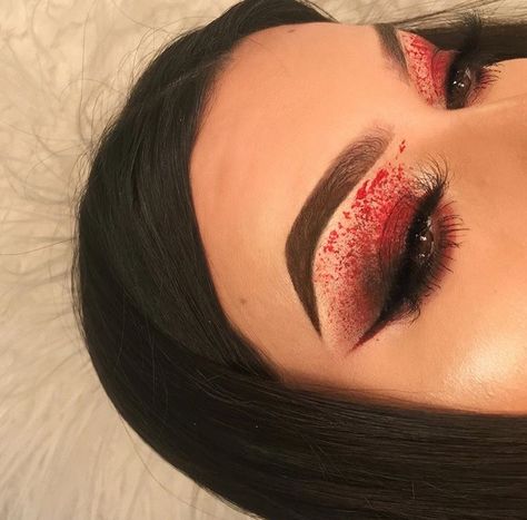 Halloween Makeup Blood, Maquillage Halloween Simple, Blood Makeup, Holloween Makeup, Vampire Bride, Vampire Makeup, Halloween Makeup Pretty, Halloween Eye Makeup, Horror Makeup