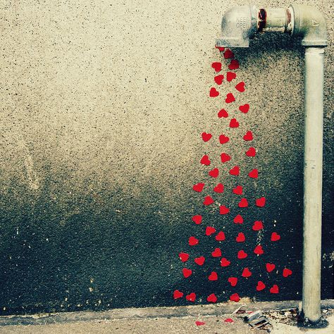 coeur #streetart jd 3d Street Art, Amazing Street Art, Art Brut, Chalk Art, Street Art Graffiti, Land Art, Street Artists, Heart Art, Cool Stuff