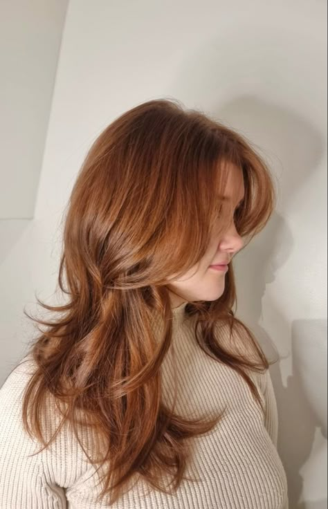 Ginger hair with layered haircut 3 Hairstyles, Natural Red Hair, Beauty Finds, Hair Color And Cut, Hair Coloring, Long Layered Hair, Long Layers, Hair Stuff, Ginger Hair