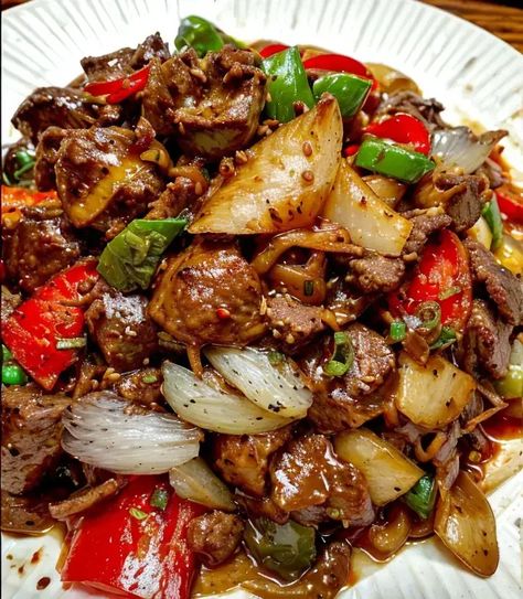 Pepper Steak with Bell Peppers and Onion Pork Chop With Peppers And Onions, Beef Stew Meat Stir Fry, Beef And Peppers Stir Fry Easy Recipes, Meals With Fries, Budget Meals For Two, Steak Recipes For Dinner, Pepper Steak Recipe Easy, Beef Pickle, Stovetop Meals