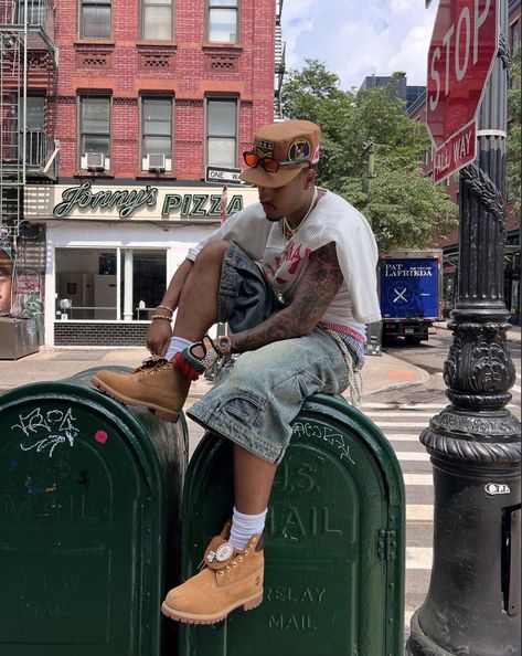 Jorts Outfit Timbs Men, Timberland Fits Men, Black Timbs Outfit, Timberland Fits, Green Hat Outfit, Timbs Outfit Men, Men Streetwear Aesthetic, Tims Outfits, Timberlands Outfit