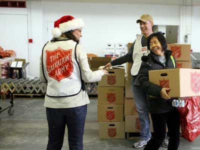 Places to Volunteer on Christmas - There are many places to volunteer on Christmas. Visit HowStuffWorks to learn about the different places to volunteer on Christmas. Places To Volunteer, Servant Leader, Photography Assignments, Serving Others, Volunteer Opportunities, Christmas Words, Salvation Army, A Crush, Date Ideas