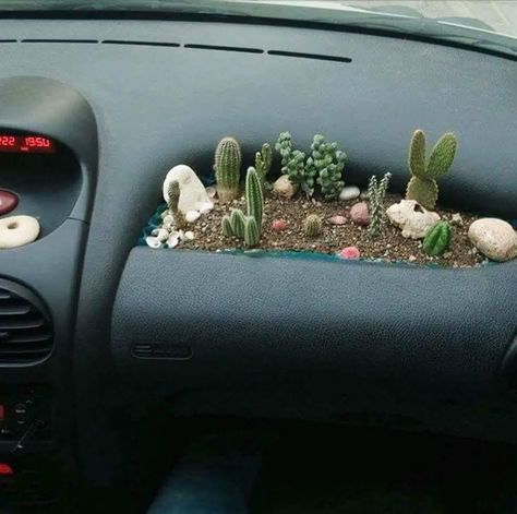 The Most Creative Car Owners Ever dump - Imgur Cottagecore Car, Car Interior Diy, Hippie Car, Car Deco, Decor Plants, Girly Car, Car Goals, Cute Car Accessories, Car Dashboard