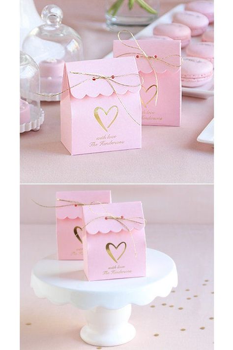 Christmas Wrapping Party, Heart Themed Wedding, Personalized Match Boxes, Elegant Wedding Ideas, Basic French, Edible Wedding Favors, Pretty Heart, Beach Wedding Favors, Wedding Favor Boxes