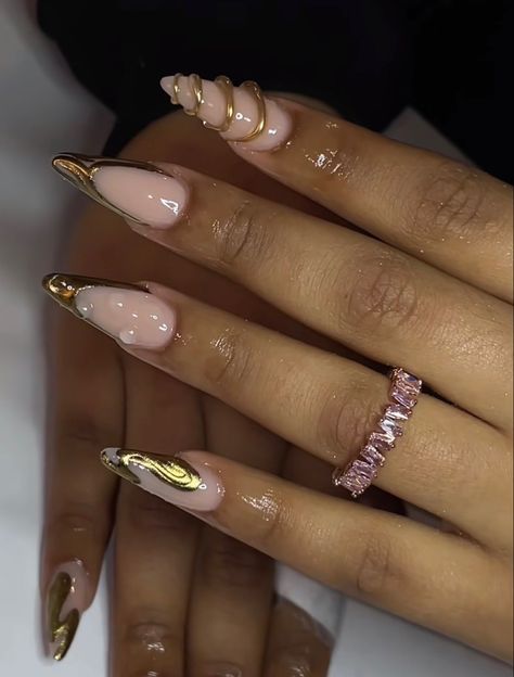 Modified French Tip Nails, Metallic Nail Polish Chrome, Honey Drip Nails, New Years Eve Outfits House Party, Holiday Nails Black Women, Birthday Nails Oval, Nail Designs Vacation, Gold Nails Acrylic, Gold Chrome Nails