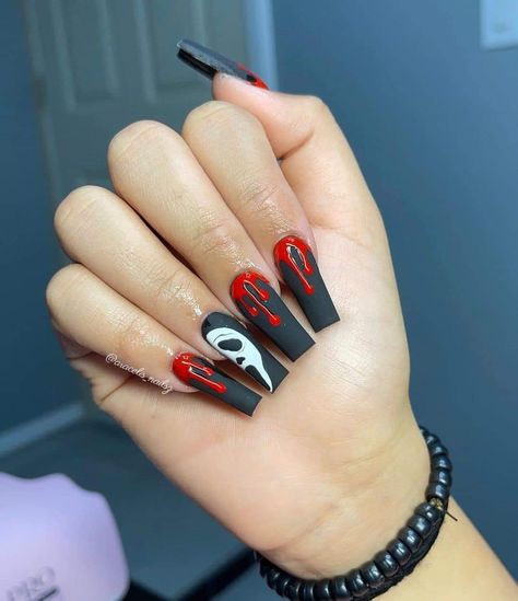 Spooky Nail Ideas Acrylic, Uñas Scary Movie, Halloween Horror Nails, Halloween Scary Nails, Horror Nails Designs, Halloween Movie Nails, Scary Movie Nails, Horror Nails Acrylic, Jason Nails