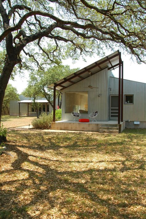 Shed Conversion Ideas, Industrial Exterior, A Small House, Metal Cladding, Container Architecture, Metal Siding, Casa Exterior, Shed Homes, Corrugated Metal