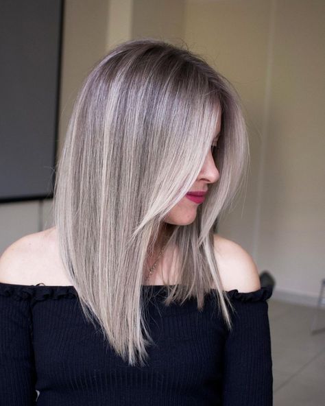 20 Long Angled Bob Haircuts for a Cool, Dramatic Look Balayage, Angled Long Haircut, Long Angled Haircut, Tuns Bob Lung, Bob Panjang, Long Angled Bob Hairstyles, Bob Lung, Longbob Hair, Angled Haircut