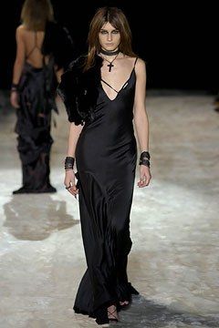 Gucci Fall 2002 Ready-to-Wear Fashion Show - Tom Ford, Eugenia Volodina Gucci Runway, Tom Ford Gucci, Gucci Dress, Runway Outfits, Long Gown Dress, Fashion Show Collection, Fashion Killa, Parisian Style, Couture Fashion