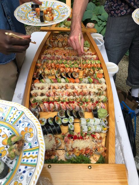 Huge Sushi Platter, Sushi Bar Party Ideas, Sushi Night Party, Sushi Bar Wedding Receptions, Sushi Rehearsal Dinner, Sushi Station Ideas, Sushi Buffet Display, Wedding Sushi Station, Sushi Table Wedding