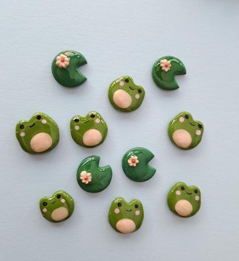 DIY Polymer Clay Magnet: Easy Step-by-Step Guide Polymer Clay Rubber Duck, Frog Made Of Clay, Clay Frog Tutorial Step By Step, Polymore Clay Ideas Cute, Diy Clay Creations, Frog Clay Charm, Mini Clay Frog, Polymer Clay Frog Tutorial, Clay Ideas Frog