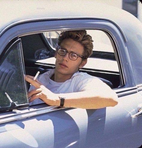 James Franco James Dean, Don Murray, Car Poses, Ali Larter, James Franco, Richard Avedon, Man Sitting, Actrices Hollywood, Marlon Brando