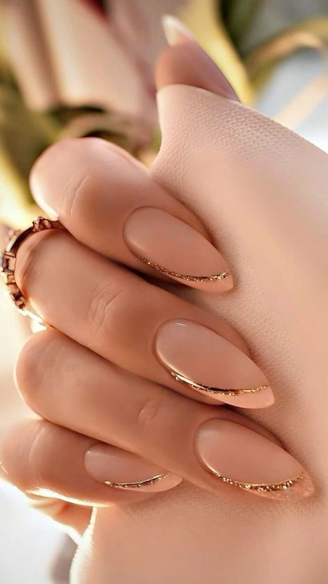 Med Almond Nails Designs, Almond Gold Nails, Proposal Nails Ideas, Grad Nails, Almond Acrylic, Amazing Nails, Gold Nail, Bride Nails, Manicure Ideas