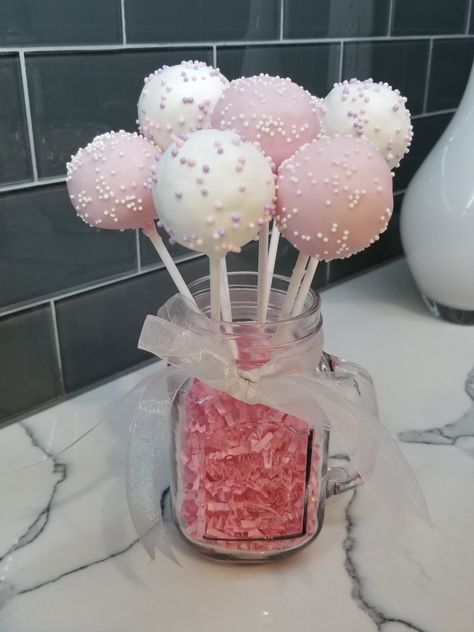 Pink Baby Shower Cake Pops, Cakepop Aesthetic, Baby Shower Cake Pops Girl, Cake Pops Baby Shower Girl, Baby Shower Dessert Ideas, Pink Cakepops, Baby Shower Cakepops, Protein Cake Pops, Easy Baby Shower