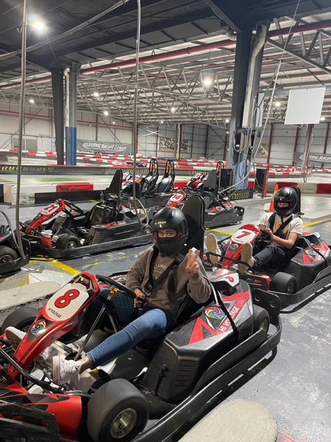 Go Cart Aesthetic, Go Carting Aesthetic, Go Carting Outfit, Go Carts Aesthetic, Go Karting Outfit, Gokart Outfit, Go Kart Date, Karting Aesthetic, Go Karting Aesthetic