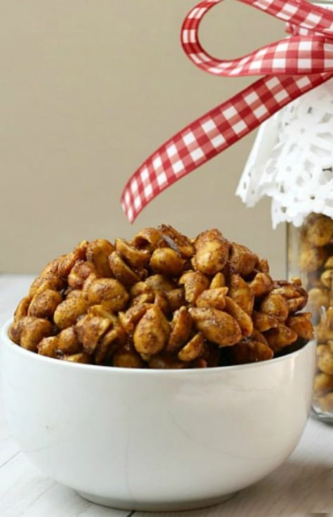 Toffee Peanuts Recipe, Butter Toffee Peanuts Recipe, Candied Nuts Recipe, Spiced Nuts Recipe, Flavored Nuts, Homemade Toffee, Xmas Desserts, Toffee Candy, Toffee Nut