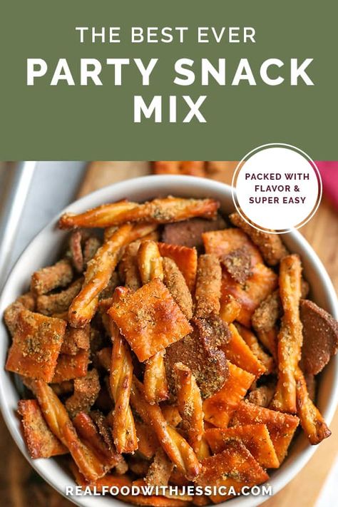 Tex Mix Snack, Healthy Party Mix Recipe, Homemade Party Mix Recipe, Dill Snack Mix Recipes, Salty Snack For Party, Party Mixes Snacks, Salty Snacks For Christmas Party, Easy Party Mix Snacks, Savory Party Mix Recipes