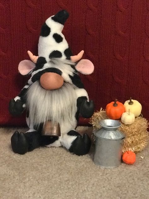 Chicken Gnomes Diy, Diy Cow Christmas Decor, Spring Gnomes, Gnome Animals Diy, How To Make Highland Cow Gnomes, Cow Gnomes, Cowboy Gnomes Diy, Rooster Gnome, Cow Gnome Diy