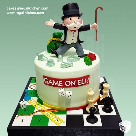 Favorite Board Games Cake Snooker Cake Ideas, Chess Cakes, Chess Cake Ideas, Bridge Card Game Cake, Snooker Cake Design, Snooker Cake, Monopoly Birthday, Games Cake, Cake Bday