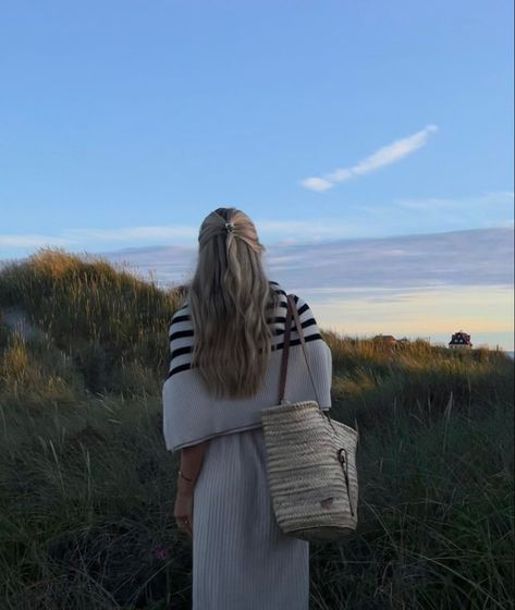 Coastal Granddaughter Style, Coastal Granddaughter Outfits, Sweden Aesthetic, Impress Your Crush, England Summer, Coastal Aesthetic, Pumpkin Patch Outfit, Coastal Granddaughter, Practice Outfits