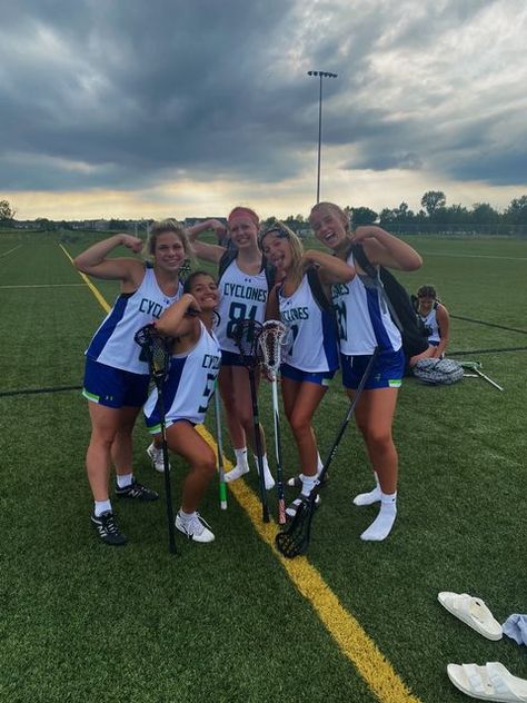 Lax Girl Aesthetic, Lacrosse Hairstyles, Preppy Lacrosse, Lax Aesthetic, Lacrosse Aesthetic, Usa High School, Lacrosse Workouts, Lacrosse Uniform, Lax Girls