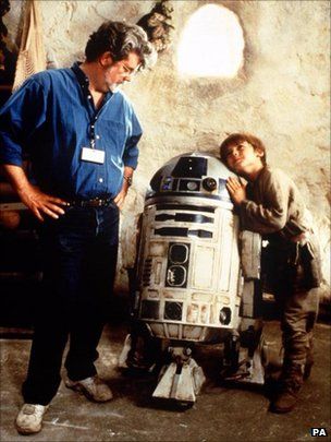 ooh, r2d2! ^_^ Dark Vader, Star Wars Cast, Dark Vador, Star Wars Love, Episode Vii, Septième Art, The Phantom Menace, George Lucas, Harrison Ford