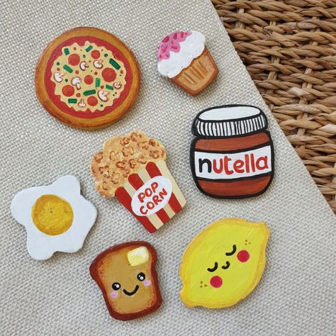 Kitchen Fridge Magnets Diy, Mouldit Fridge Magnet, Cute Fridge Magnets Diy, Fridge Magnet Ideas, Fridge Magnets Ideas Creative, Clay Magnets Diy, Fridge Magnets Diy, Clay Fridge Magnets, Clay Fridge