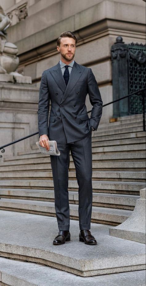 Kingsman Suits, Men Graduation Outfit, Casual Suits Men, Groom And Groomsmen Suits, Suit Combinations, Blazer Outfits Men, Charcoal Suit, Suits Men Business, Classy Suits