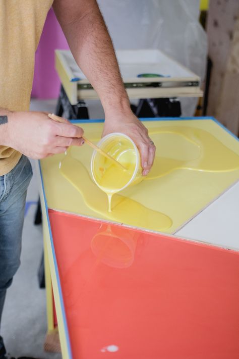 Office desk w: color infused epoxy top - mixing in paint (click for more details) Diy Corner Desk, Diy Computer Desk, Diy Desktop, Office Paint, Color Epoxy, Diy Table Top, Epoxy Table Top, Resin Top, Epoxy Resin Table