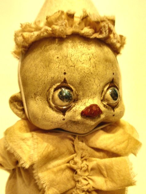 Vintage Clown Painting, Vintage Clown Mask, Old Clowns Vintage, Clown Expressions, Clown Dolls Vintage, Vintage Clown Aesthetic, Vintage Clown Art, Old Dolls Vintage, Ugly Clowns