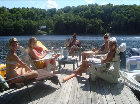 Chatelaine: Over the long weekend I hosted one of my closest friend's bachelorette party at my cottage in the Lake of Bays community in Muskoka. The clear blue skies and cool lakefront breeze was the perfect summer weather. Lake Cabin Bachelorette Party, Muskoka Bachelorette, Bachelorette Party Cottage, Cottage Bachelorette Party Ideas, Bachelorette Cottage Weekend, Cabin Bachelorette Party Ideas Summer, Lake Weekend Bachelorette Party, Lake Day Bachelorette Party, Lakeside Bachelorette