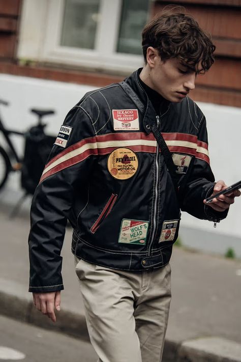 Biker Outfit Men, Racing Jacket Outfit, Biker Jacket Outfit, Desain Merek, Vintage Racing Jacket, Leather Jacket Outfit Men, Motorcycle Jackets, Biker Outfit, Street Fashion Men Streetwear