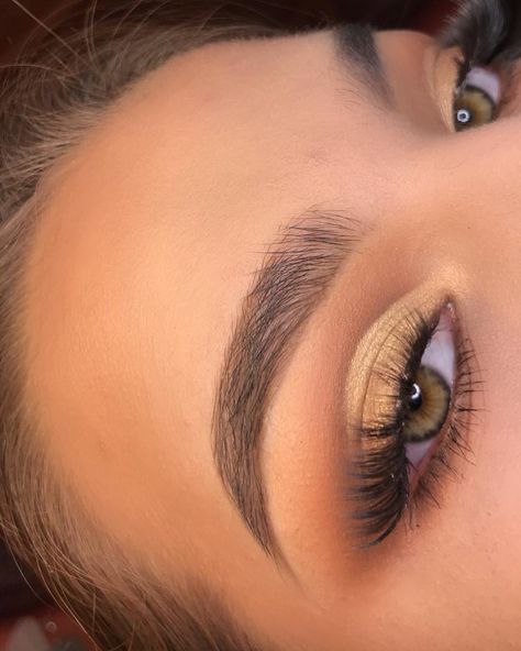 rae on Instagram: “💫#softglam half cut crease using the @anastasiabeverlyhills SOFT GLAM palette!!💫 - - pictorial posting soon!! - - - ——PRODUCTS USED—— -…” Maquillaje Cut Crease, Cut Crease Hooded Eyes, Red Eyeshadow Look, Gold Cut Crease, Soft Glam Palette, Posting Soon, Prom Makeup Tutorial, Cut Crease Tutorial, Cut Crease Eyeshadow