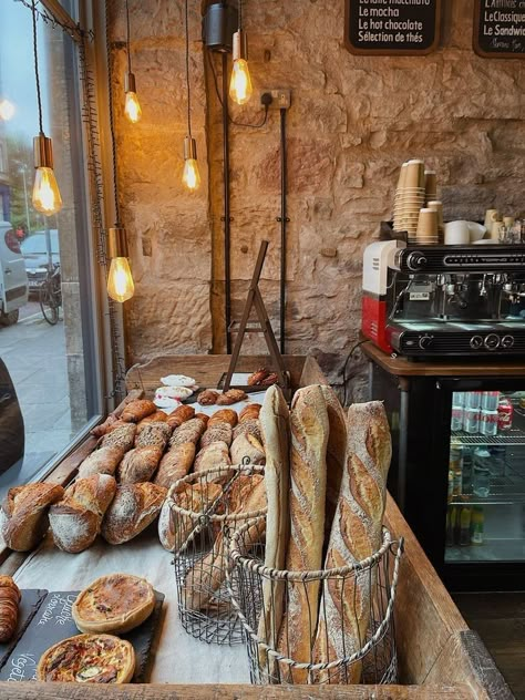 Rustic Bakery, Vintage Bakery, Bakery Shop Design, Bakery Interior, Bakery Design Interior, Bread Shop, Bakery Decor, Cozy Coffee Shop, Bakery Display