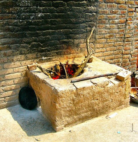 tandoor at a madrasah Gaucho Grill, Tandoor Oven, Restaurant Inspiration, Garden Cooking, Wood Fired Oven, Family Food, In Laws, About Family, Curries