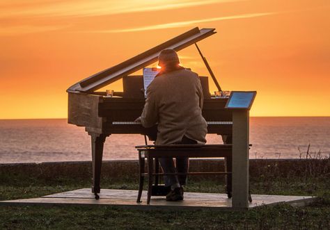 Pianist not bluffing about nightly concerts Public Art Installation, Frédéric Chopin, Piano Video, Super Bowl Sunday, Half Moon Bay, Open Sky, Light Music, Art Installation, Big Game