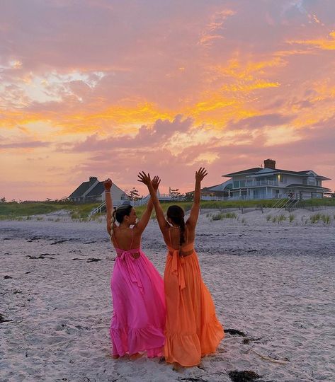 Sunset Dress Aesthetic, Orange Beach Dress, Sunset Dresses, Spring Hosting, Pink And Orange Outfit, Orange Sundress, Sundress Beach, Sunset Dress, Sunset Beach Pictures