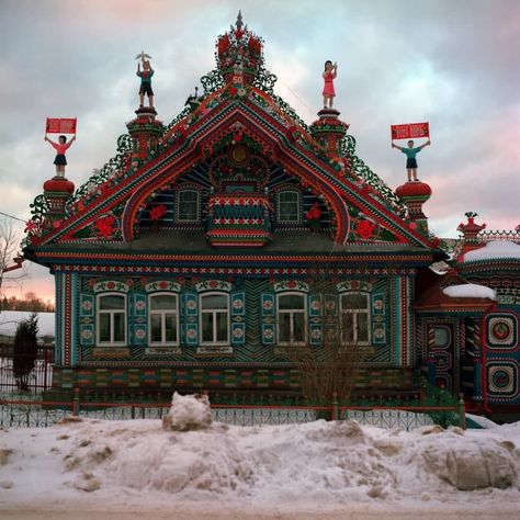 No Context Russia (@Russia_NC) / Twitter Architectural Narrative, Slavic Doll, From Russia With Love, Russian Architecture, Europe Aesthetic, Russian Culture, Russian History, Art Corner, Wooden House