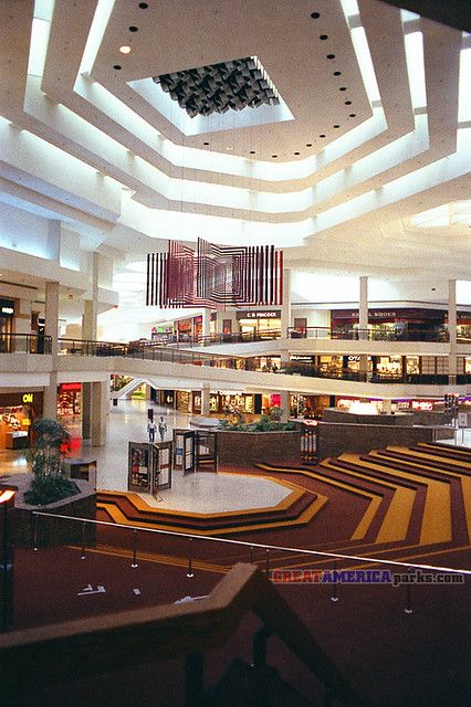 80s Mall, Woodfield Mall, Tranquility Base, Abandoned Malls, Dead Malls, Vintage Mall, 80s Interior, 1970s Design, Retro Photos