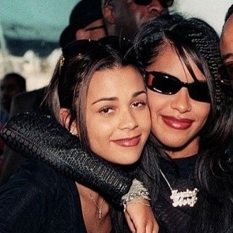 Instagram post by @_siaaliyah • Dec 7, 2019 at 7:08am UTC Tupac And Aaliyah, 90s Aaliyah, Kidada Jones, Small Helicopter, Aaliyah Dana Haughton, Aaliyah And Tupac, Rip Aaliyah, Aaliyah Pictures, Aaliyah Haughton